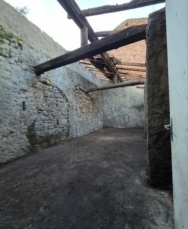 Maisonnette 30 m2 a rénover entièrement