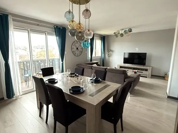Appartement 78 m² T3 meublé traversant - clim réversible - balcon, box, cave - Auch
