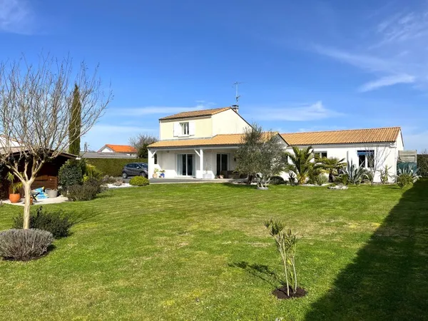 Maison 11 pièces 257 m²