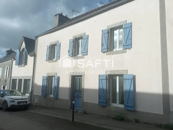 PLEYBEN (29190) ; Superbe propriété en centre bourg.