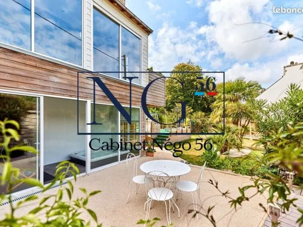 Local 450 m² VANNES