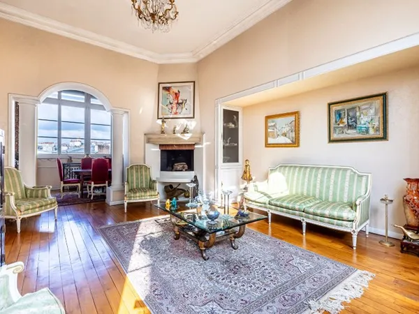 Maison 10 pièces 260 m²