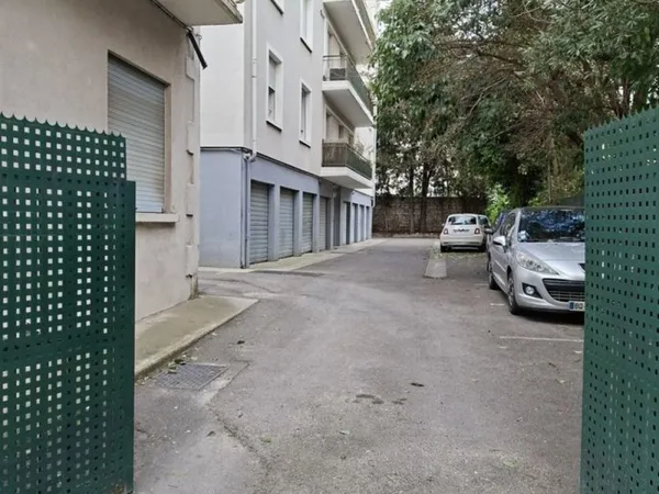 GARAGE NIMES