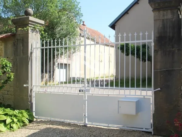 MAISON DE VIGNERON