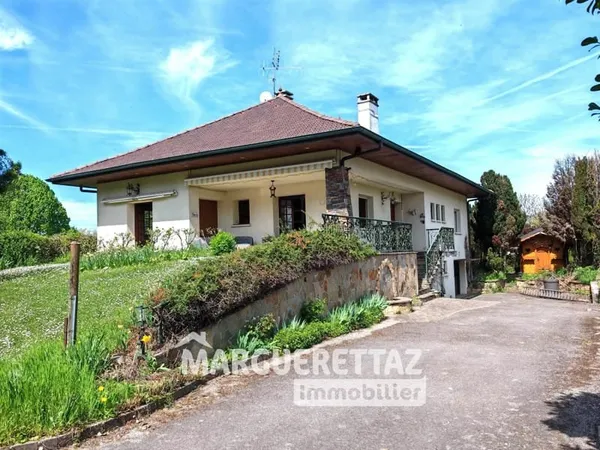 Maison 5 pièces avec 1900 m² de terrain à St Pierre en Faucigny