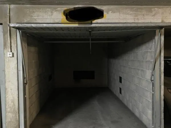 GARAGE FERME EN SOUS-SOL