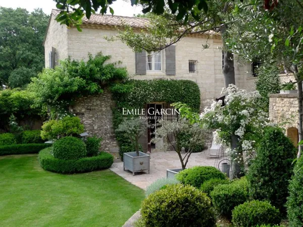 Superbe Mas Provençal 5 chambres et grand jardin Uzès