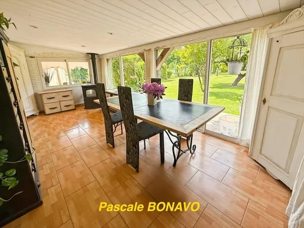 VENDAYS-MONTALIVET - PROPRIETES 248m2 - 3 LOGEMENTS - PARC - PISCINE