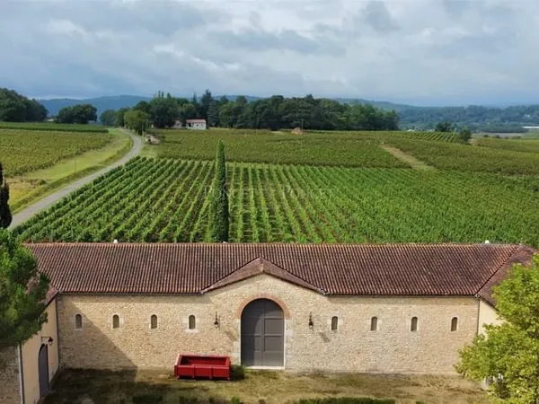 Magnifique Propriété Viticole 25 ha dont vignes Aop Cahors