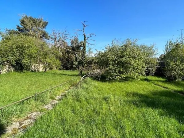 Terrain constructible 700m2 - Dammarie-Les-Lys - Quartier résidentiel