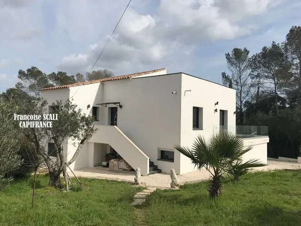 Maison contemporaine à vendre à SAINT-RAPHAEL (83)