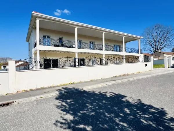 Maison et villa de prestige Vente Verneuil-sur-Vienne 7p 170m² 477000€