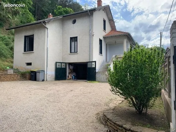 à vendre jassans-riottier - maison atypique avec vue panoramique sur la saône et le beaujolais
