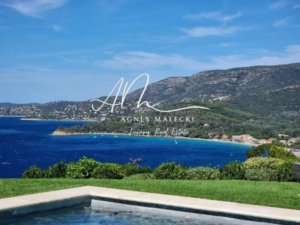 Propriété Dans Le Prestigieux Domaine Du Cap Nègre