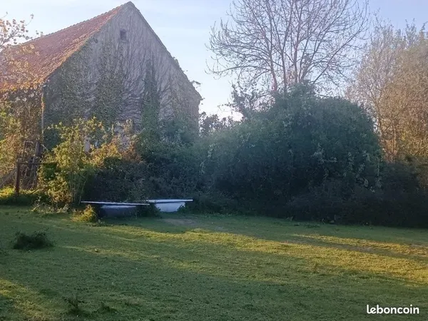 Vends terrain constructible La Roche Meilhard
