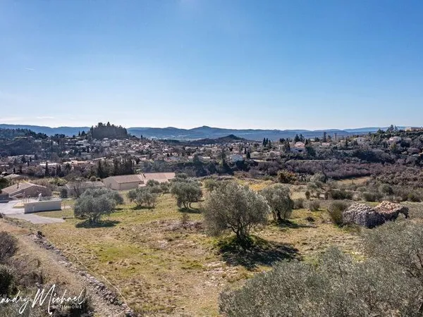 Terrain constructible 2400 m²