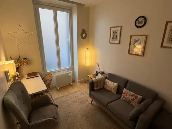 Salle d'environ 10 M2 à louer dans un cabinet paramédical