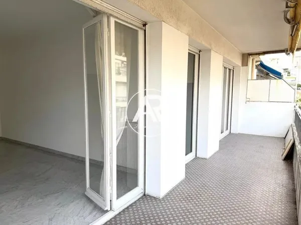 NICE FLEURS - 3 PIÈCES - TERRASSE 13M²