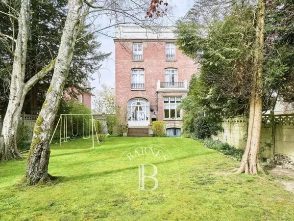 Maison de luxe 10 pièces 287 m²