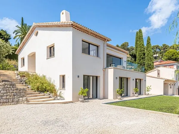 Antibes-Vallauris Brusquets Superbe villa provençale de 356m²