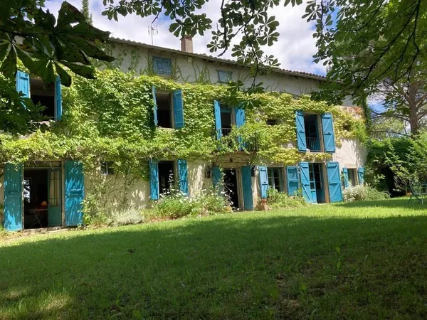 Maison 10 pièces 240 m²