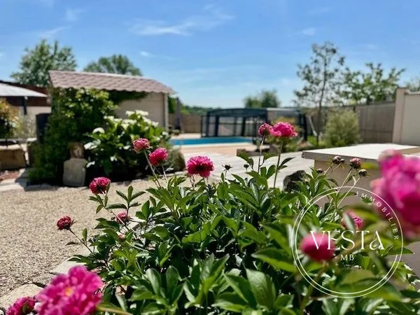 DOLE 15 min - Rénovation d'exception avec piscine et calme abso