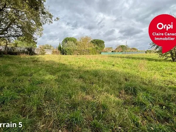 Terrain 922 m²