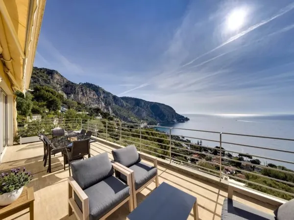 Eze bord de Mer, villa vue mer panoramique, piscine