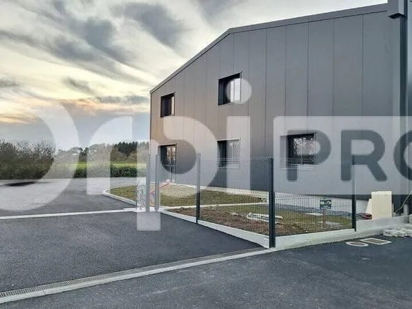 Local d'activité 90 m²