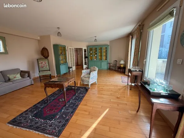 NANTES COPERNIC DOBRE Appartement T3 de 101 m2 deux suites avec bains et douches terrasse 26m2 garag