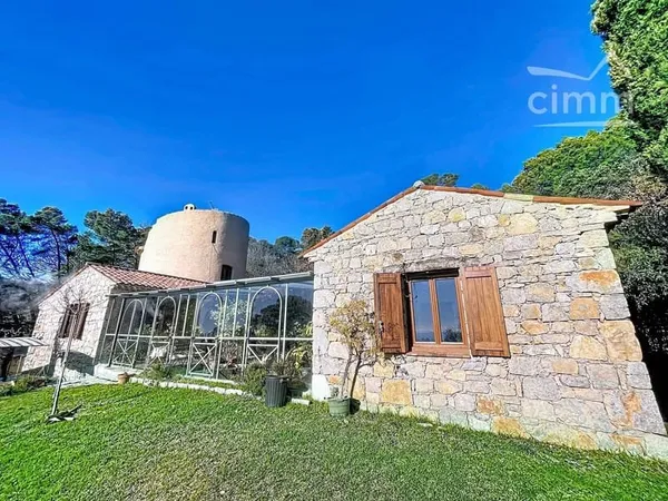 Propriété de charme - 200 m² habitables sur 13 hectares de terrain