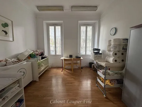 Bureaux 74 m²