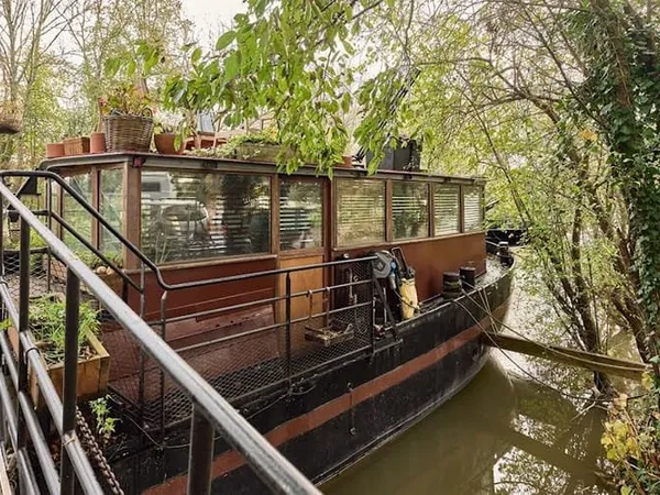 Péniche 6 pièces 150 m²