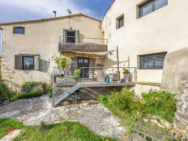 Spacieuse maison avec gîte, jardin & piscine
