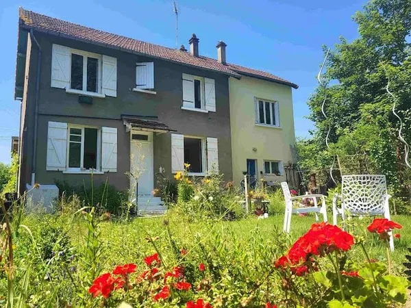 Maison 8 pièces 105 m²