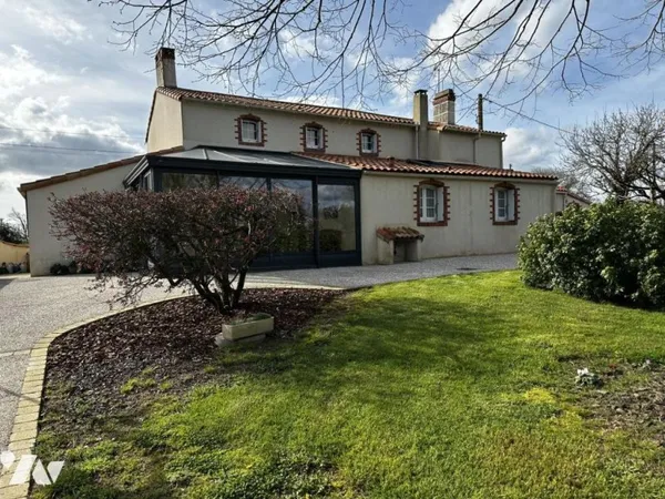 Maison 8 pièces 186 m²
