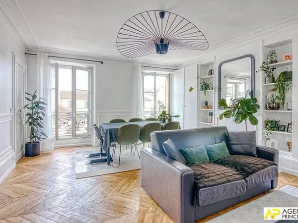 Versailles Mairie-Chantiers Appartement 3 pièces 73.88 m² au sol situé au 2ème étage avec cave et gr