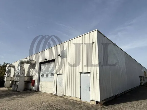 Local d'activité 1970 m²