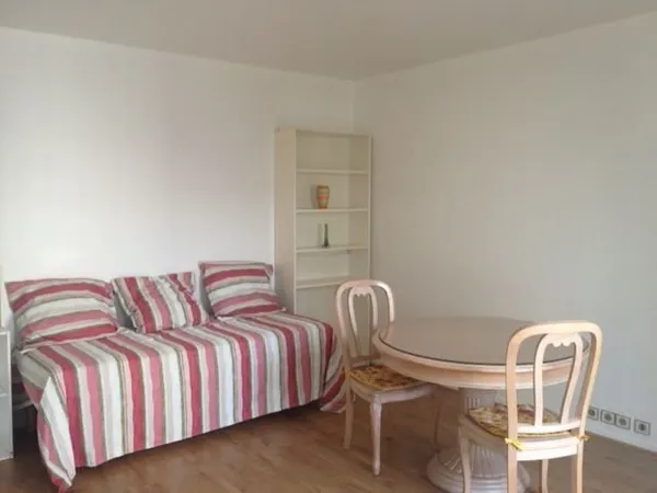 Appartement studio à PARIS 19ème