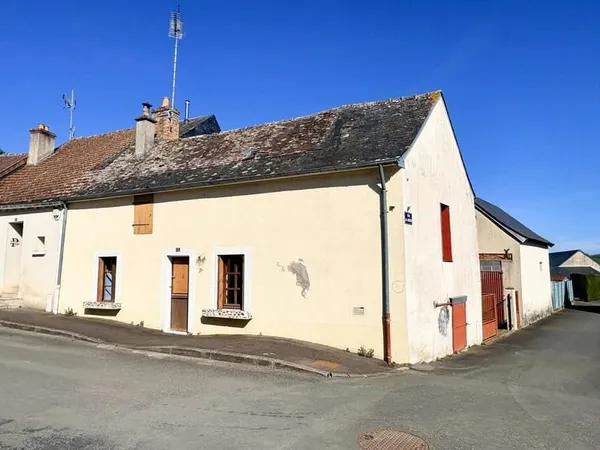 Charmante maison de 72 m² avec dépendances - Le Grand-Lucé
