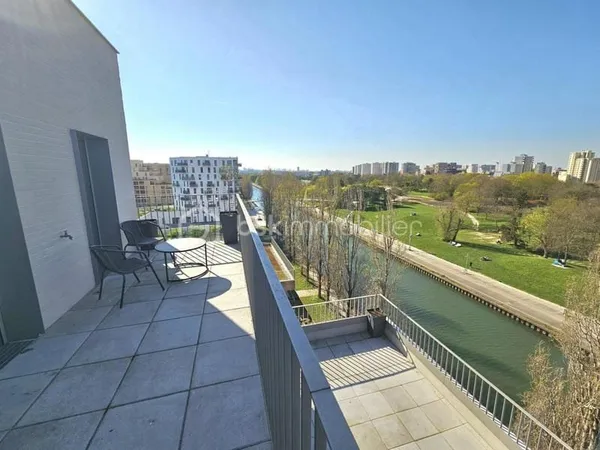 Appartement duplex dernier étage F5 vue Canal de l'Ourcq terrasses parking