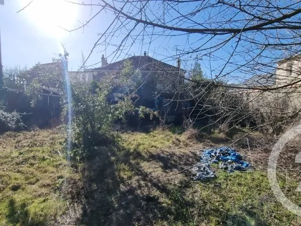 Terrain 667 m²