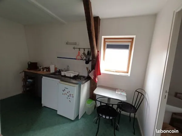 Poitiers notre dame studio meublé