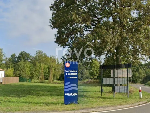 Terrain constructible 900m² - zone activité - professionnel - La Limouzinière 44310