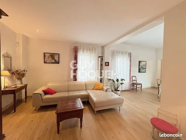 Maison 10 pièces 232 m²