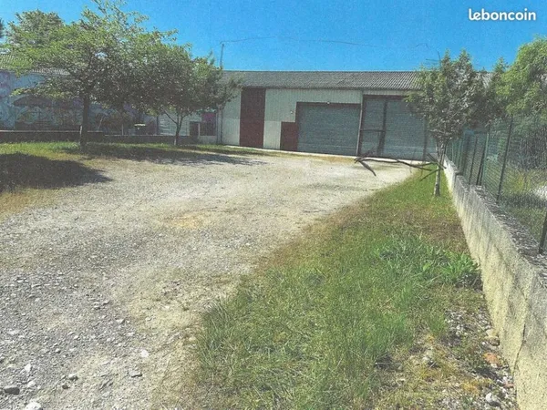 2 LOCAUX D'ACTIVITÉ + APPARTEMENT + TERRASSE - Garidech (proche Toulouse)