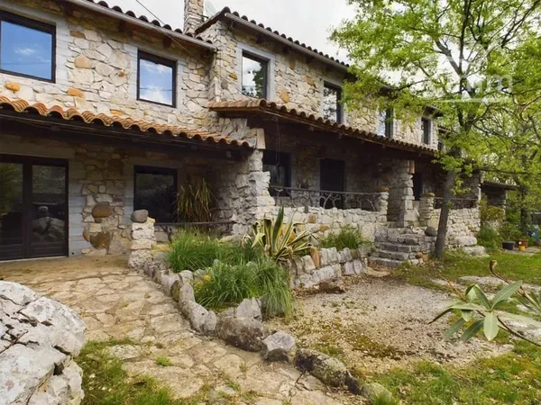 Lot de 4 maisons à Balazuc