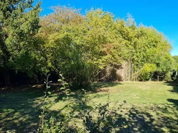 Terrain 576 m²