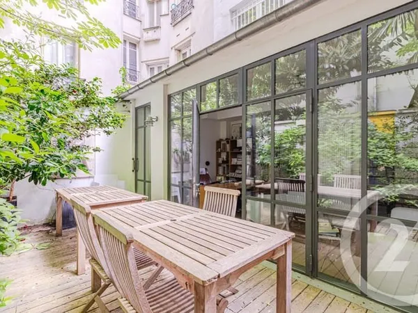 Bâtiment 494 m²
