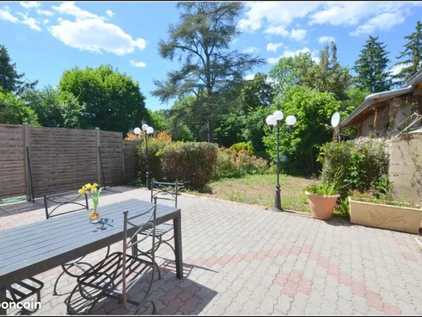 Grand f2+jardin+terrasse+garage